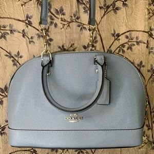 COACH PURSE. NEVER USED. TAGS STILL ON BAG